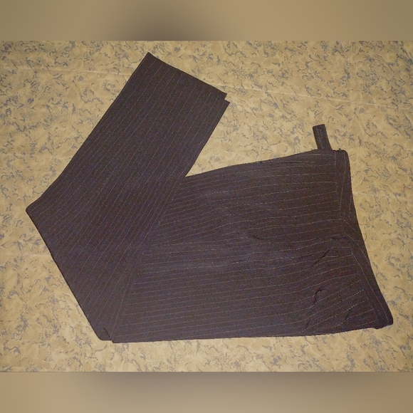 "Harvè Benard" by Benard Holtzman Black & Grey Pinstripe Dress Pants - Picture 4 of 7